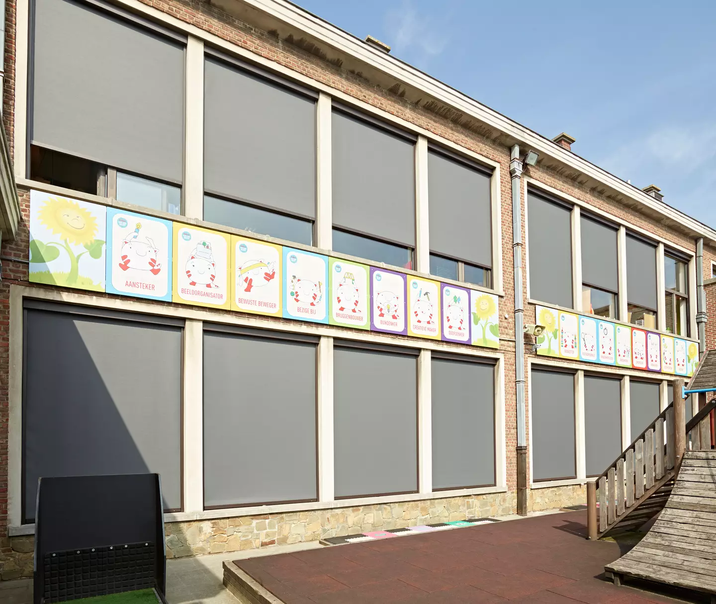 Des stores Fixscreen pour l’école primaire communale de Desselgem