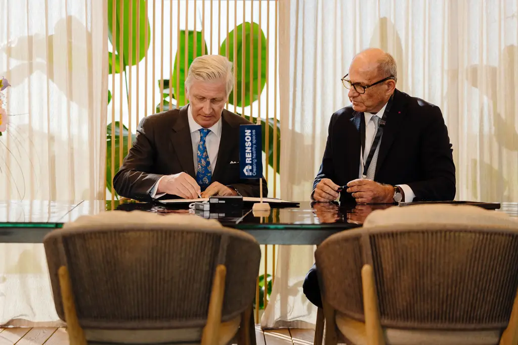 Koning Filip bezoekt Renson