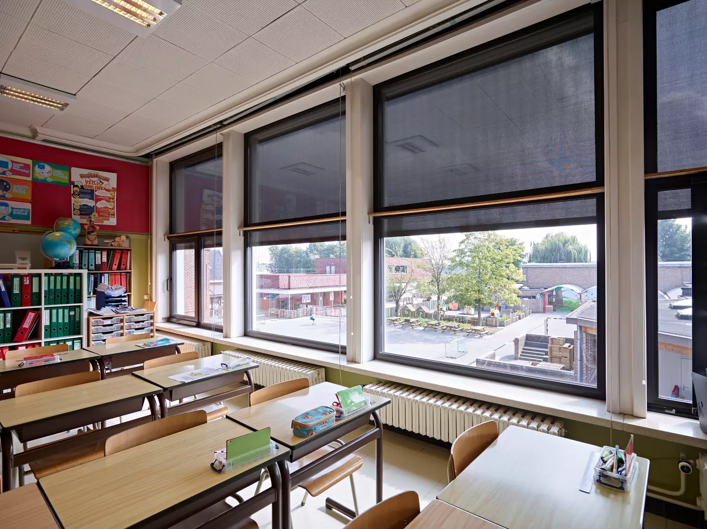 Fixscreen doekzonwering voor Stedelijke basisschool Desselgem