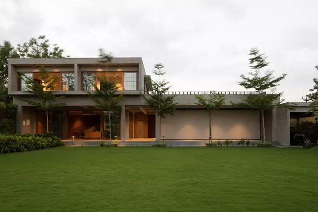 Private_residence_ahmedabad_fixscreen_pool_9861